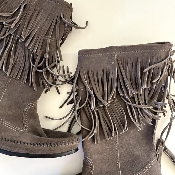 MINNETONKA Women's size 6 Grey Leather Fringe Moccasin Mid Calf Tall Boots - Picture 2 of 5